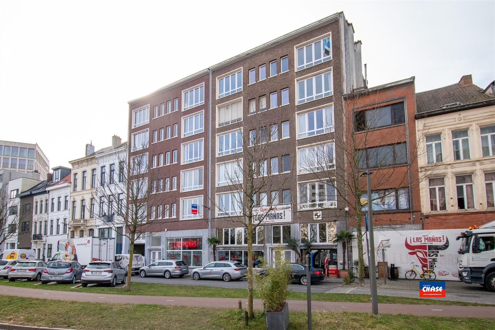 Gerenoveerd appartement met 2 slaapkamers en ruim terras foto 9