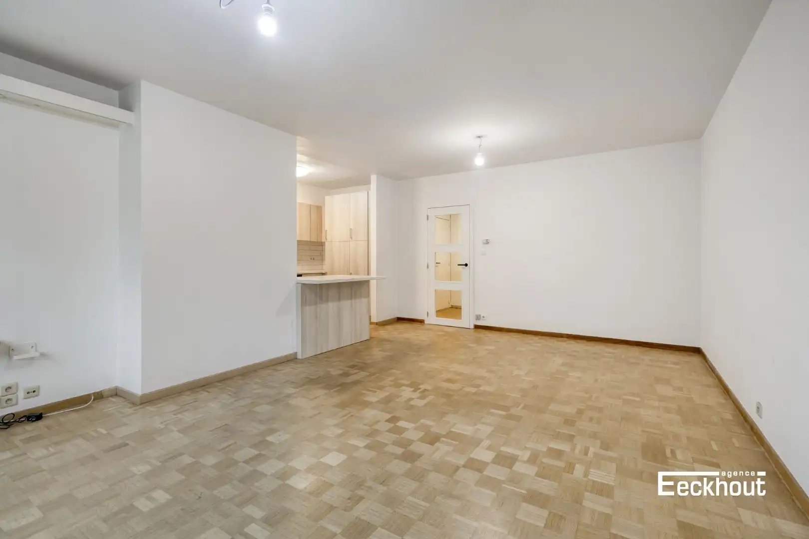 Ruim instapklaar appartement met 3 slaapkamers in centrum Oostende, met fietsenberging en dicht bij strand!  foto 2
