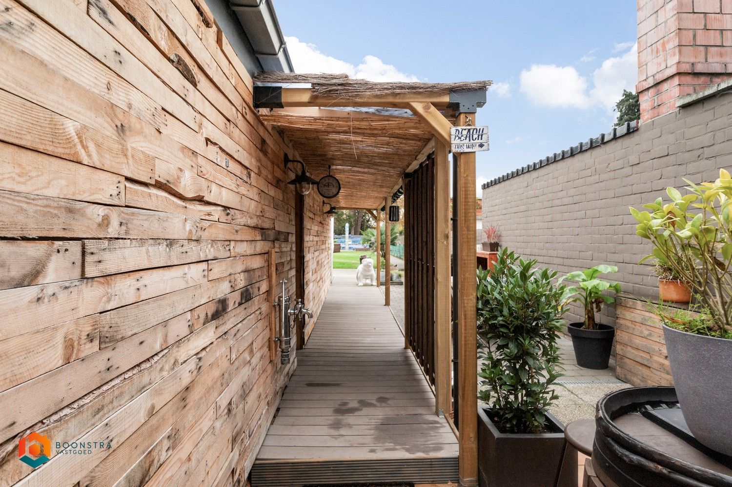 Gerenoveerde woning met 3 slaapkamers foto 16