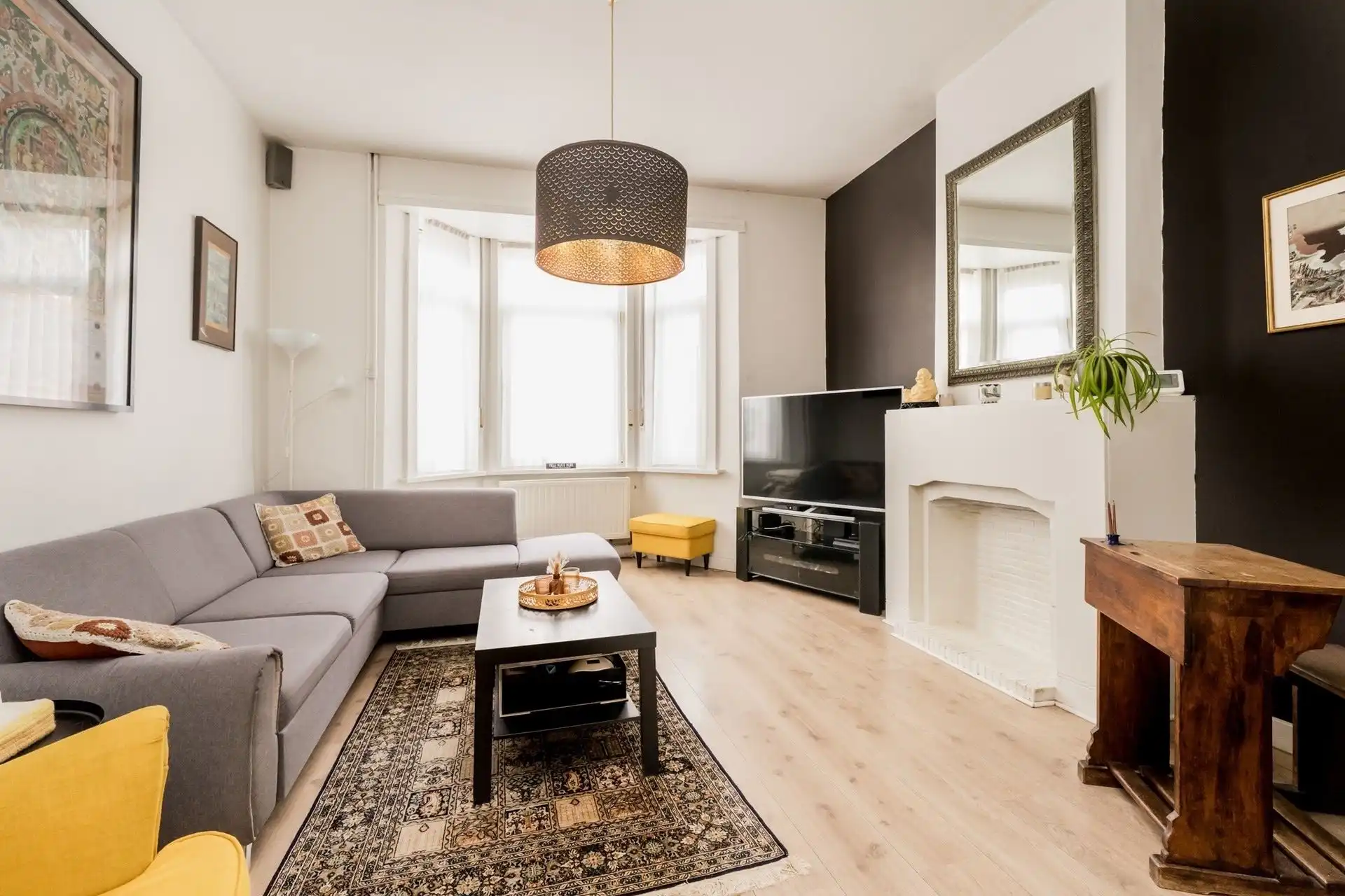 Ruime gezinswoning met karakter en prachtige tuin! foto 2