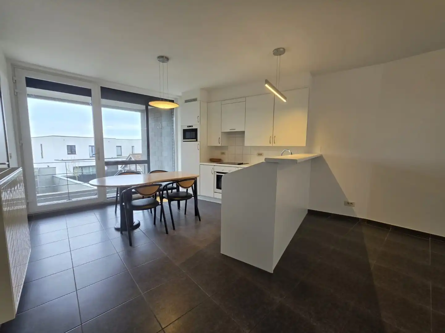 GEZELLIGE RIJWONING MET 3 SLPKS | KOER EN TERRAS foto 5