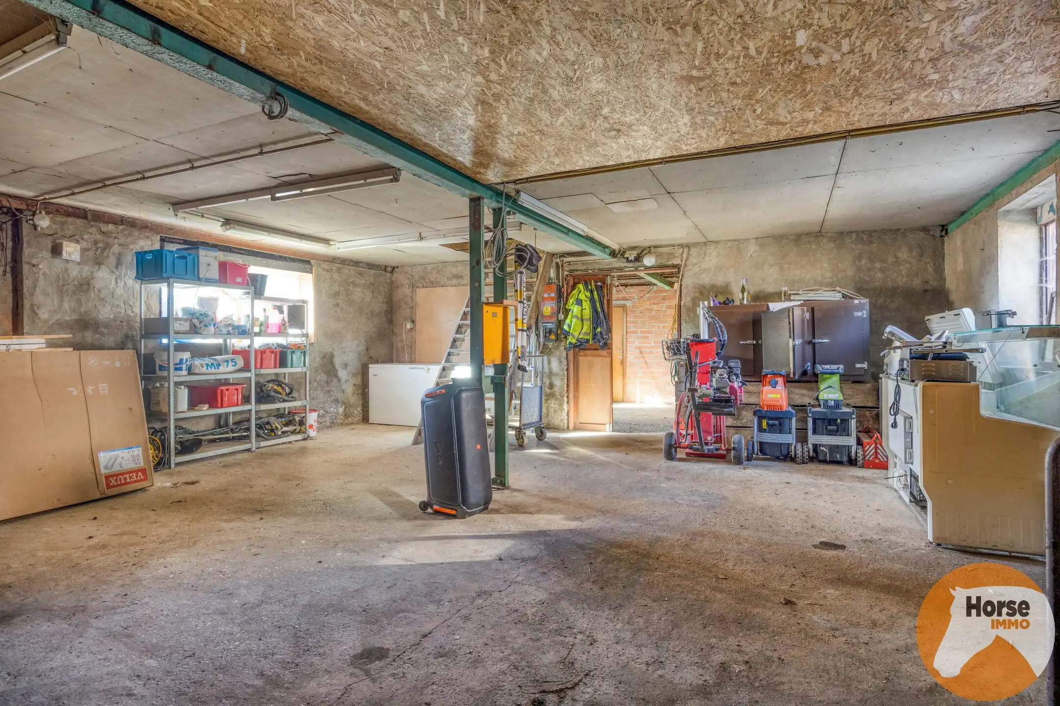 LOKEREN - Ruime, te renoveren woning met opslagmogelijkheden foto 43