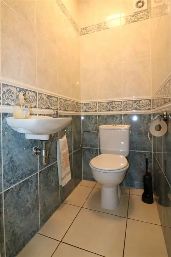 Appartement met 2 slpk., grote garage en terras, rustige ligging foto 32