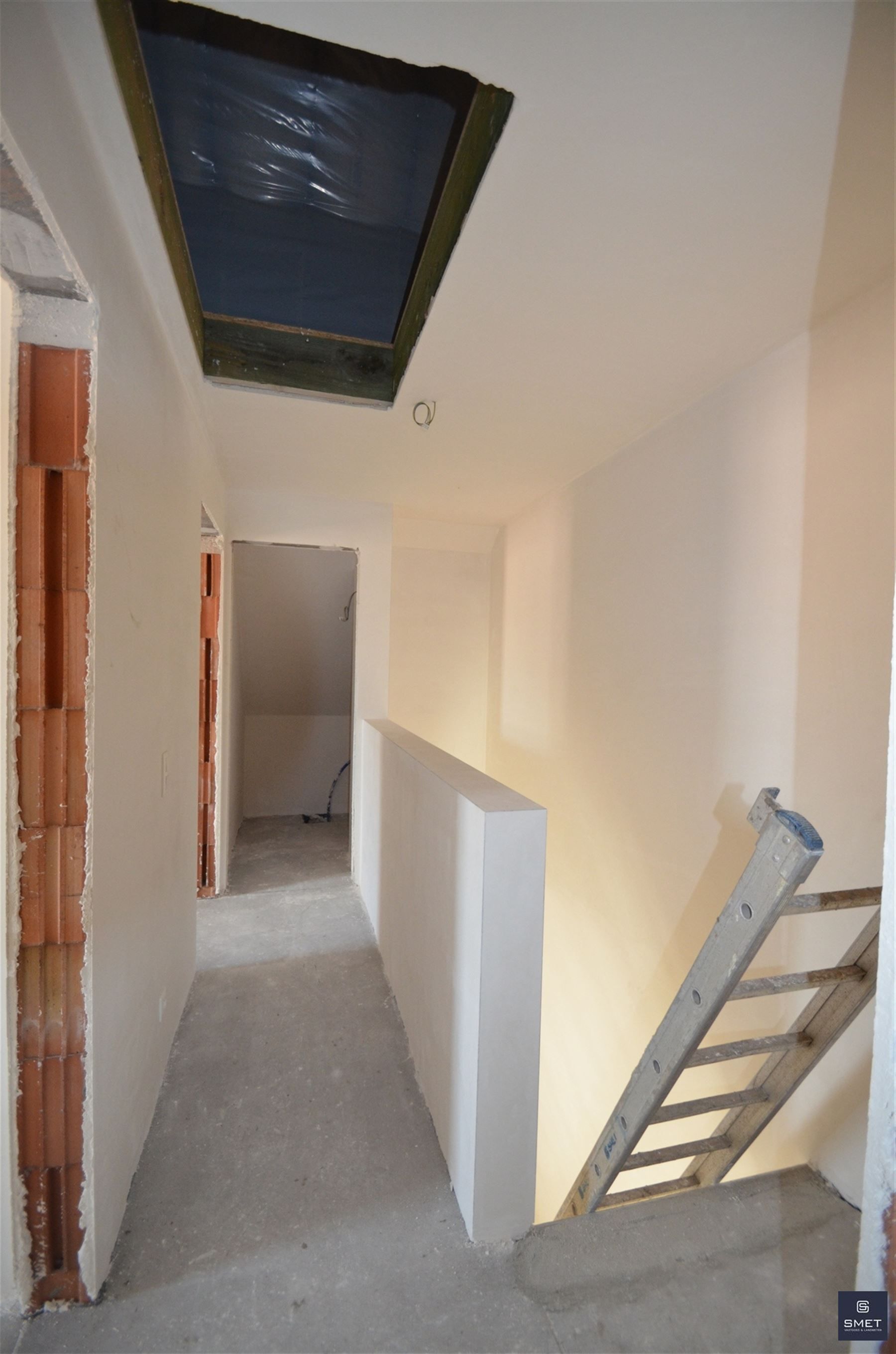 Halfopen nieuwbouw woning foto 26