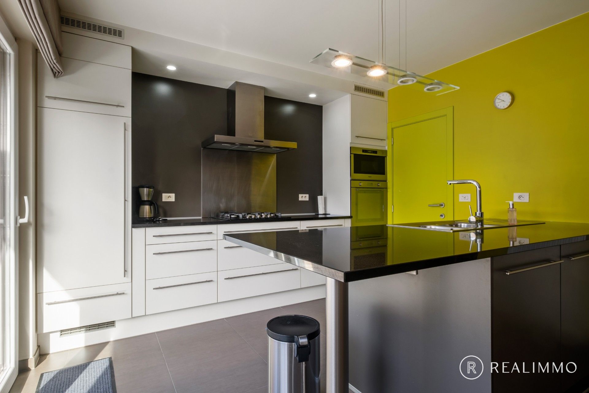 Perfect onderhouden woning in Deerlijk foto 6