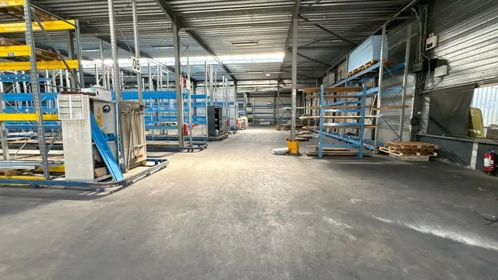 Magazijn te huur in semi-industrieel complex Vaartkaai in Merksem foto 6
