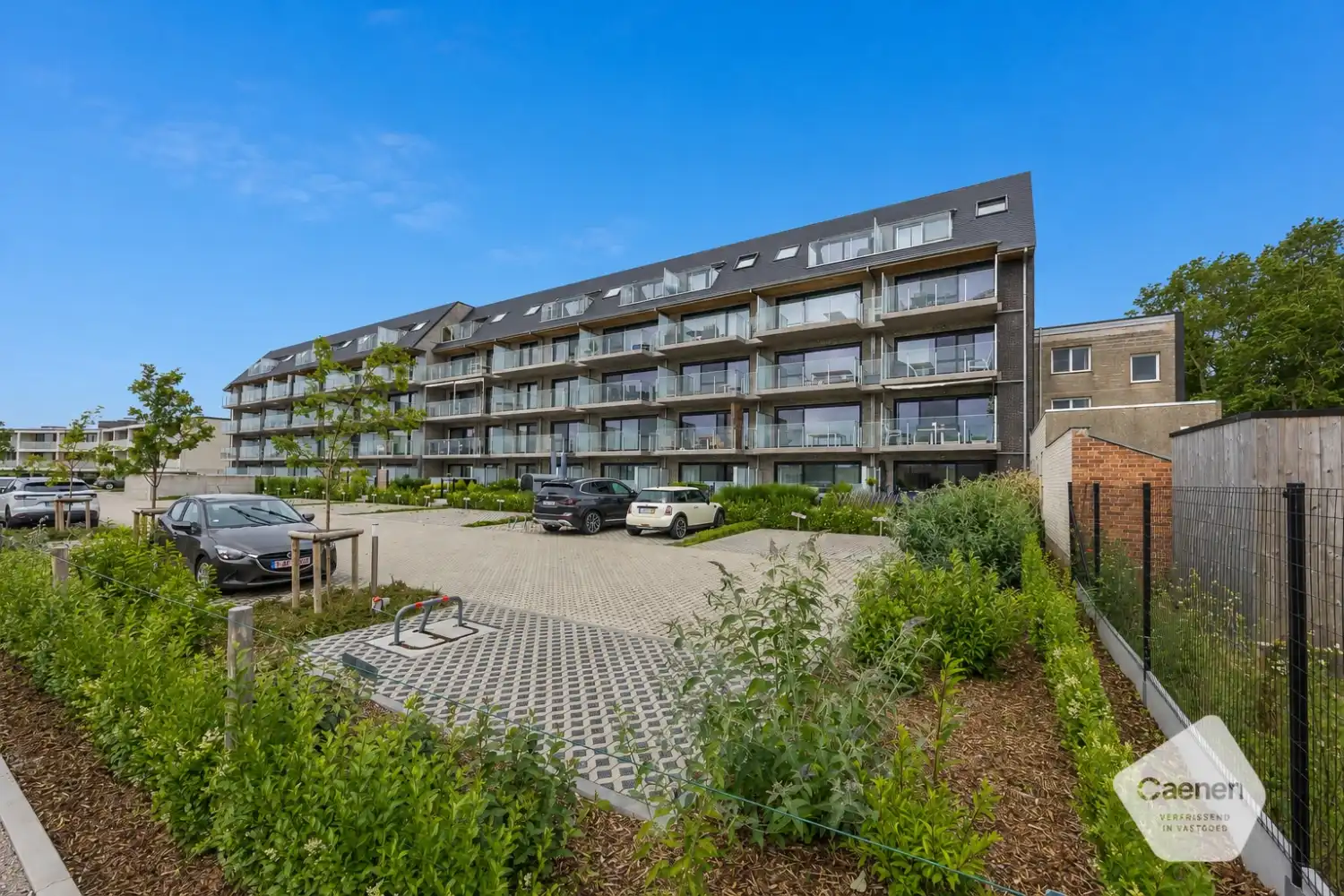Lichtrijk duplex-appartement te residentie Modena foto 17