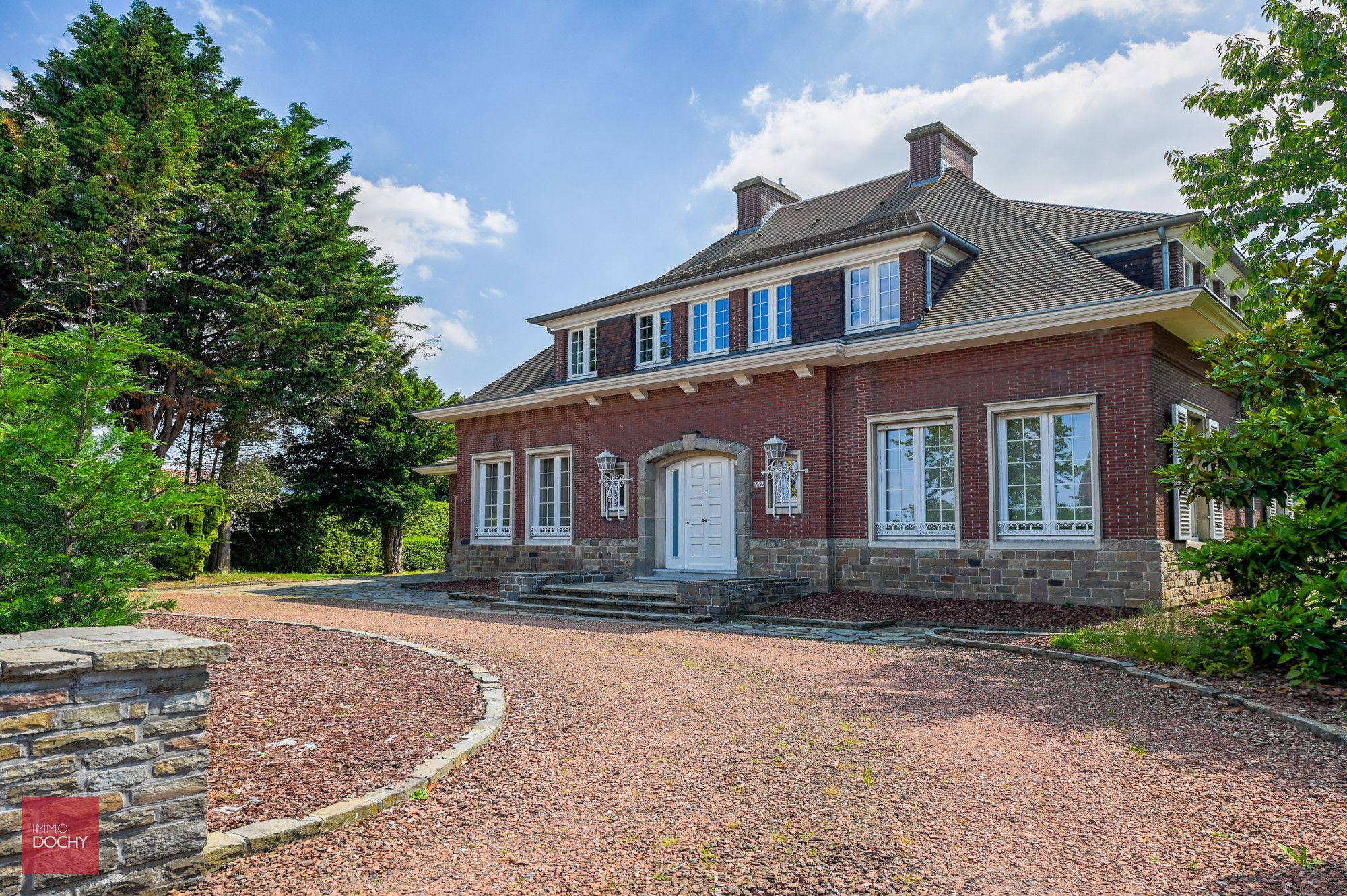 Ruime en goed gelegen karaktervolle villa te Menen foto 6