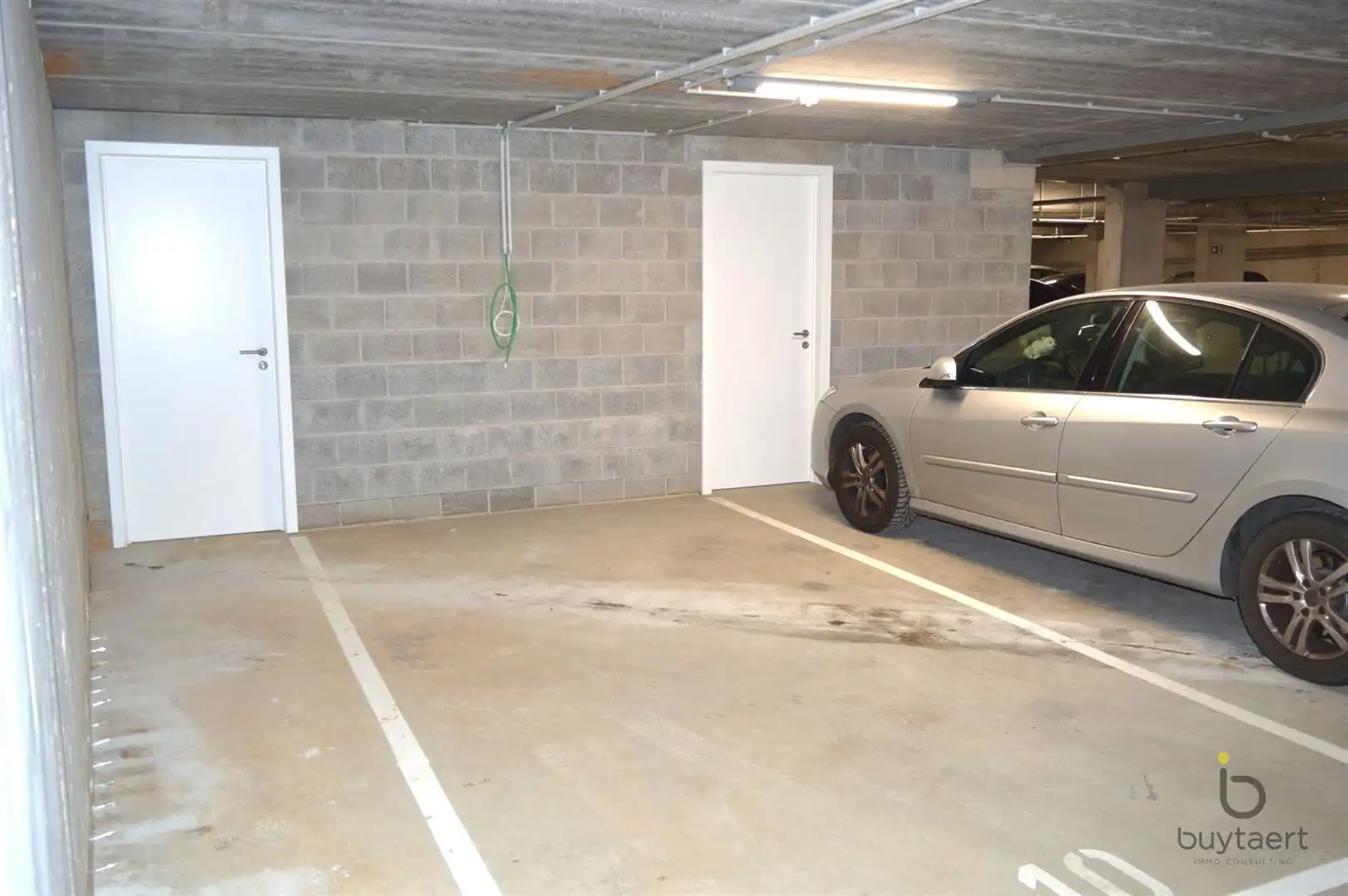 Nieuwbouw appartement met ruim terras en parking te Zoersel. foto 29