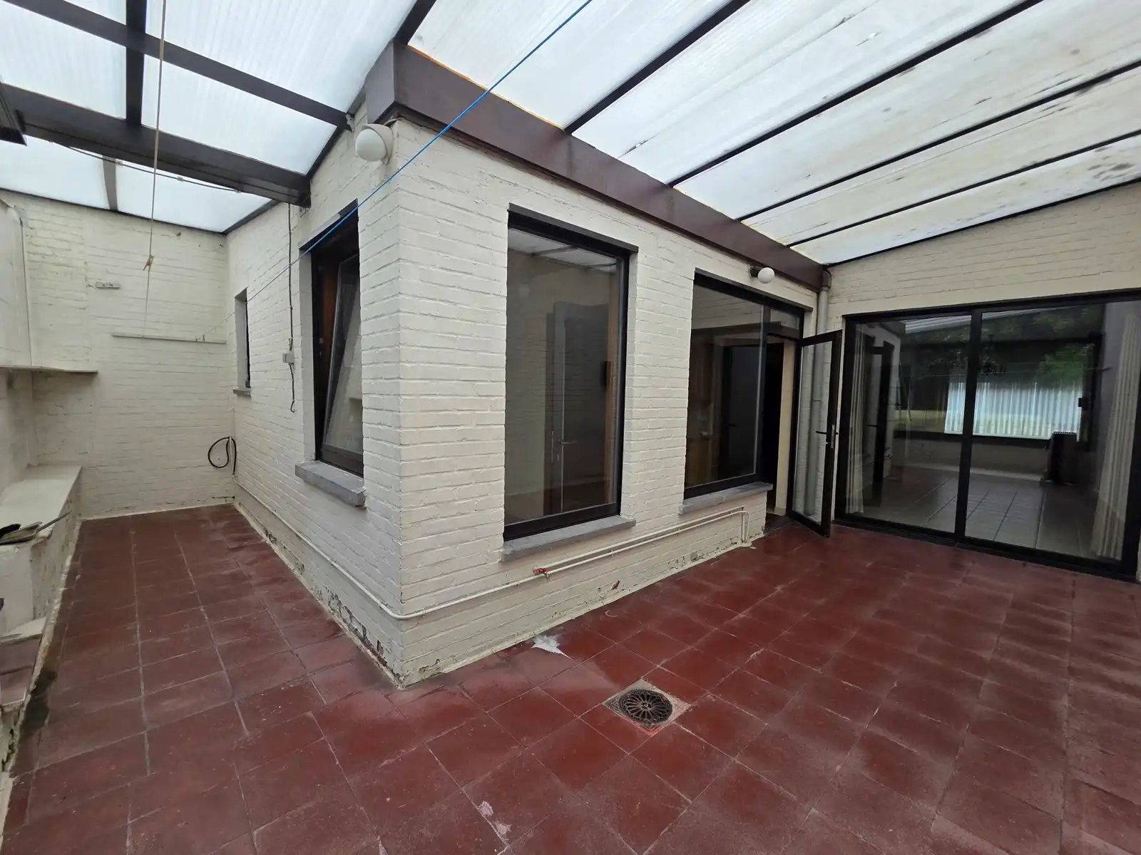 Goedgelegen woning met garage en mooie tuin foto 14