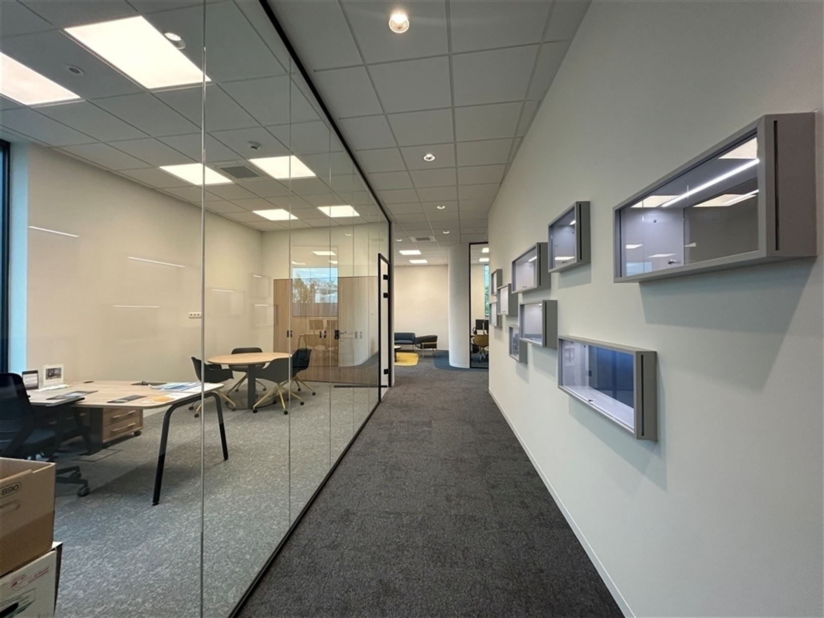 Kantoorgebouw foto 3