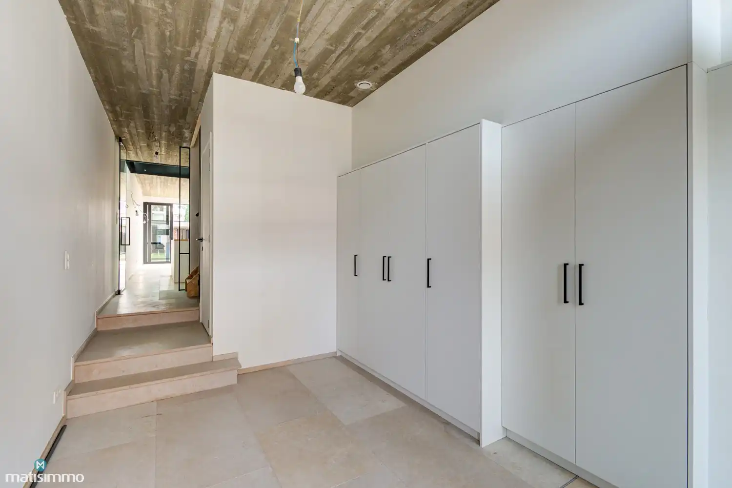 VOLLEDIG VERNIEUWDE TUSSENWONING (EPC A) MET 3 SLAAPKAMERS, BETONKELDER EN TUIN IN STADSCENTRUM BILZEN foto 10