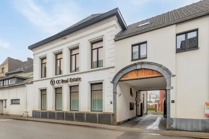 Exclusief luxe pand te koop in het hart van Lebbeke! foto {{pictureIndex}}