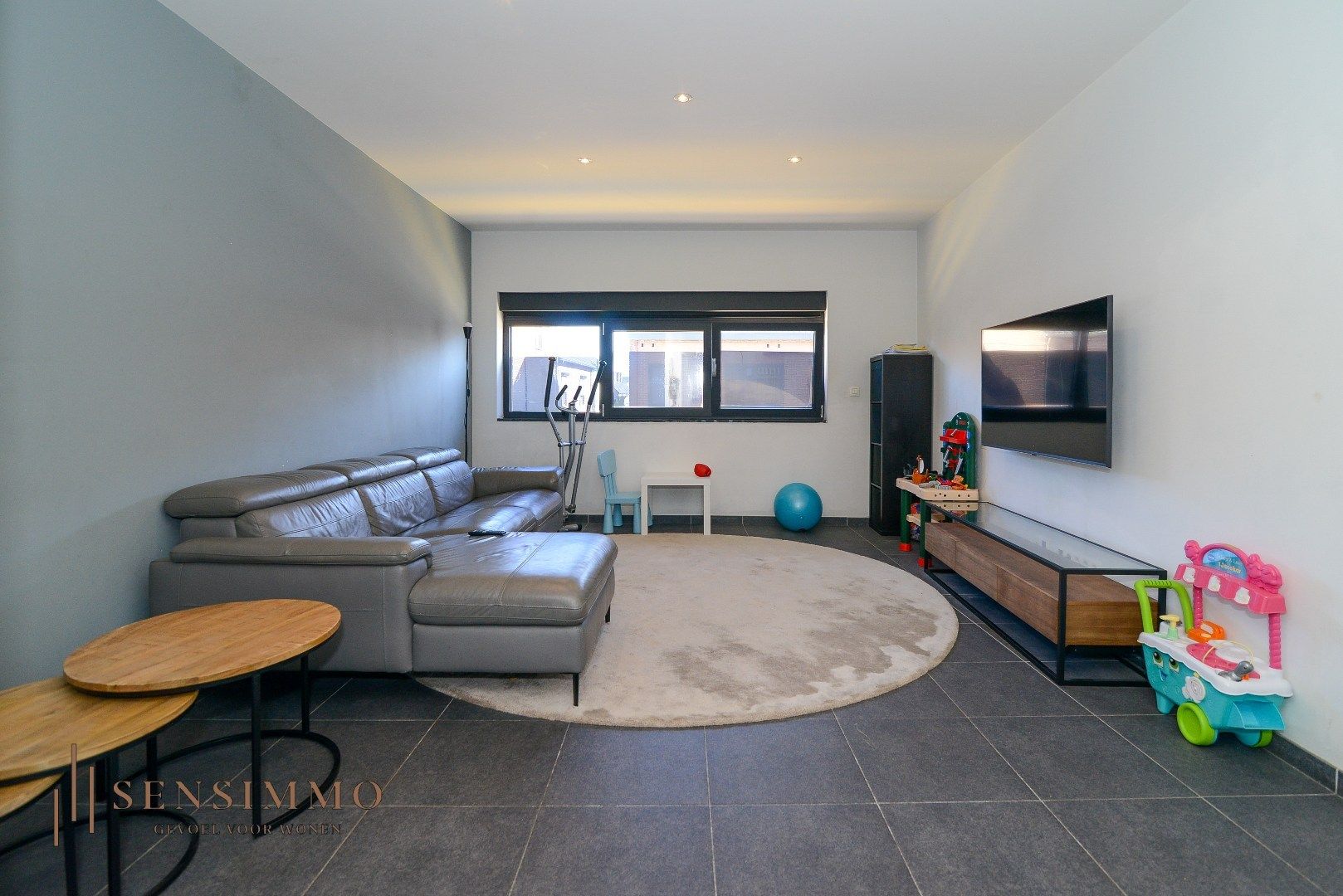 Mooie afgewerkt triplex met 3 slaapkamers, terras en parking foto 4