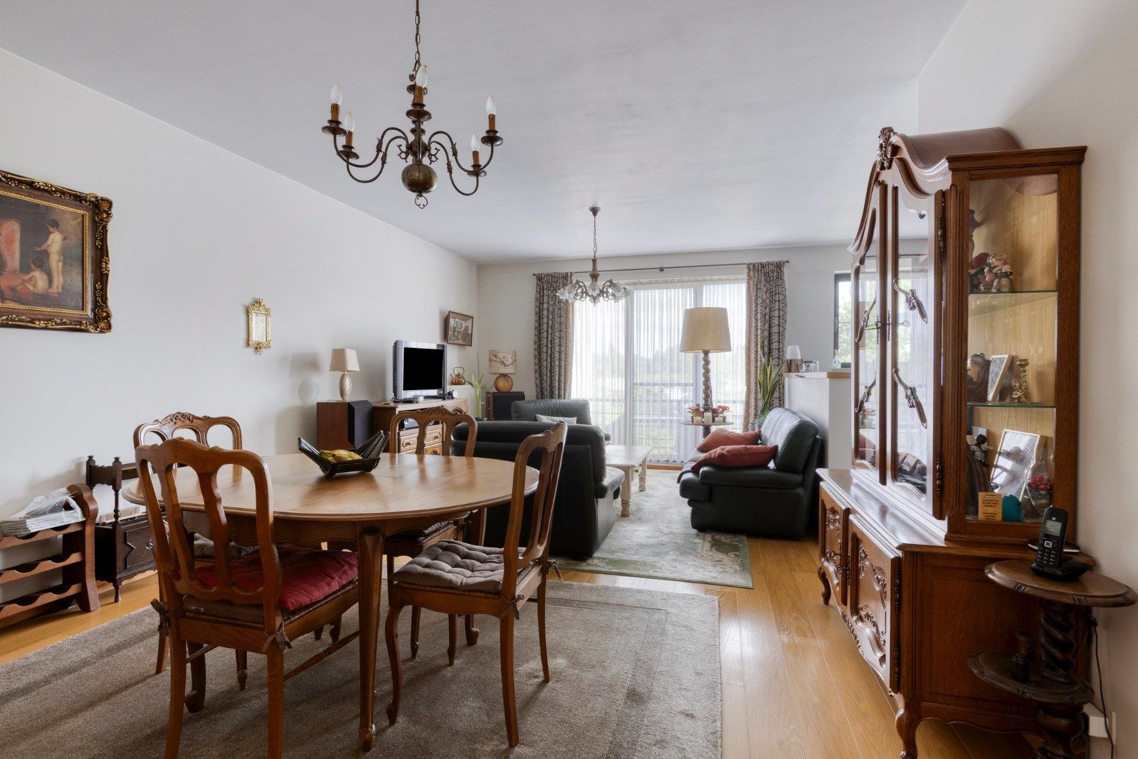 Instapklaar 2-slaapkamer appartement met zonnig terras en optionele garagebox foto 3