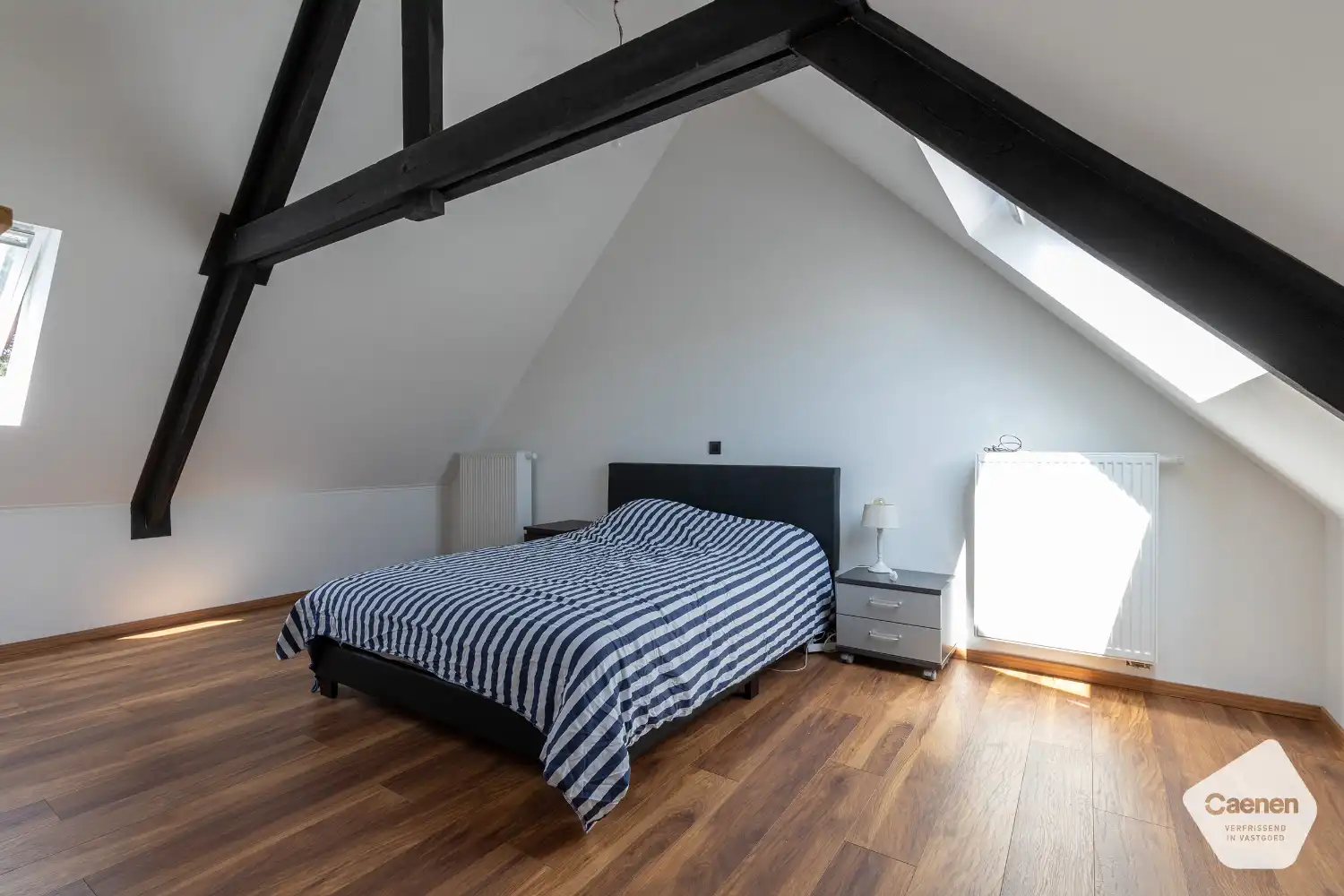 Volledig gerenoveerde woning in het hart van Assebroek met 3 mooie slaapkamers en prachtige tuin foto 13