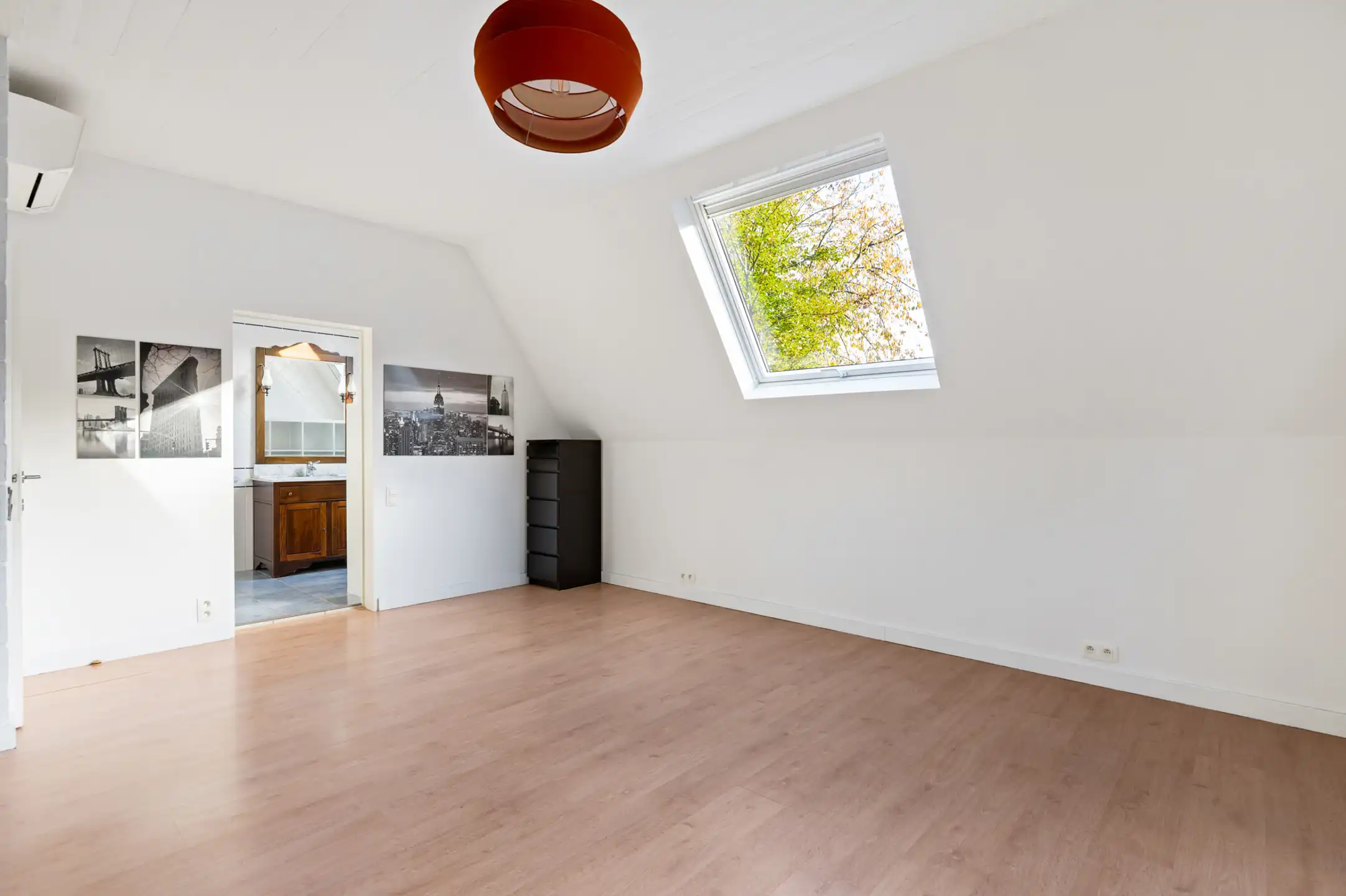 Knap gerenoveerde, energiezuinige woning (open bebouwing) foto 12