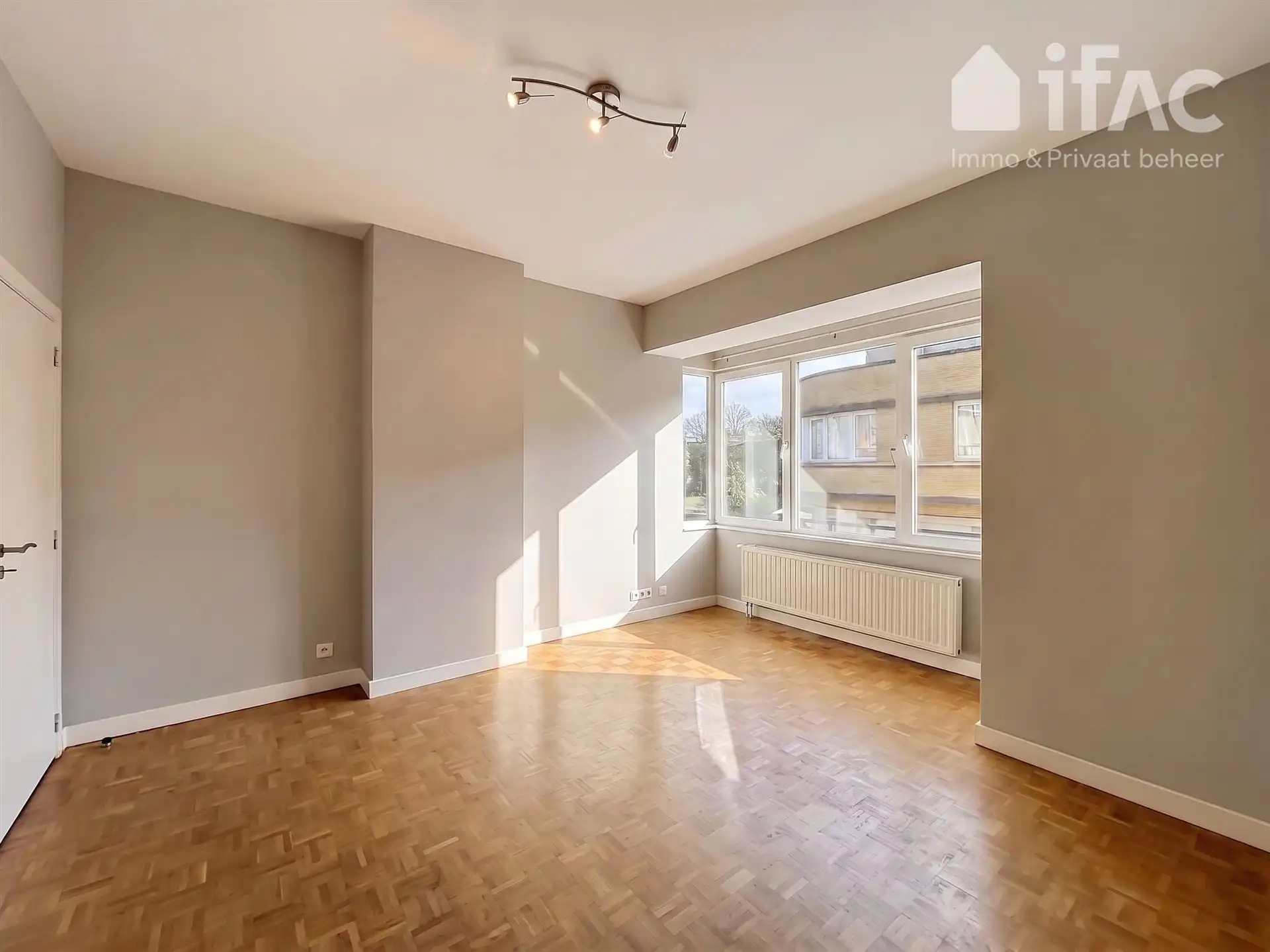 Leuk gelegen 1 slaapkamer appartement foto 2