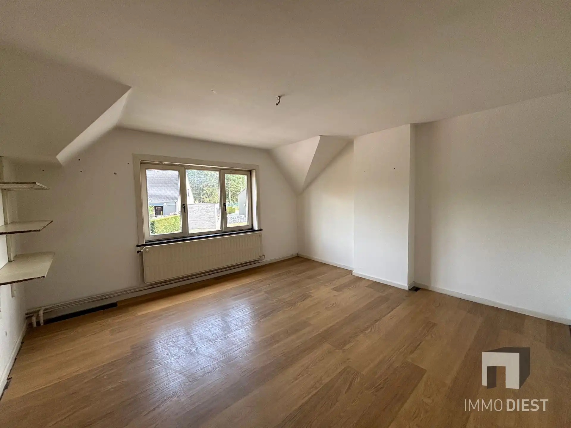 Ruime betaalbare woning met veranda en bijgebouw foto 39