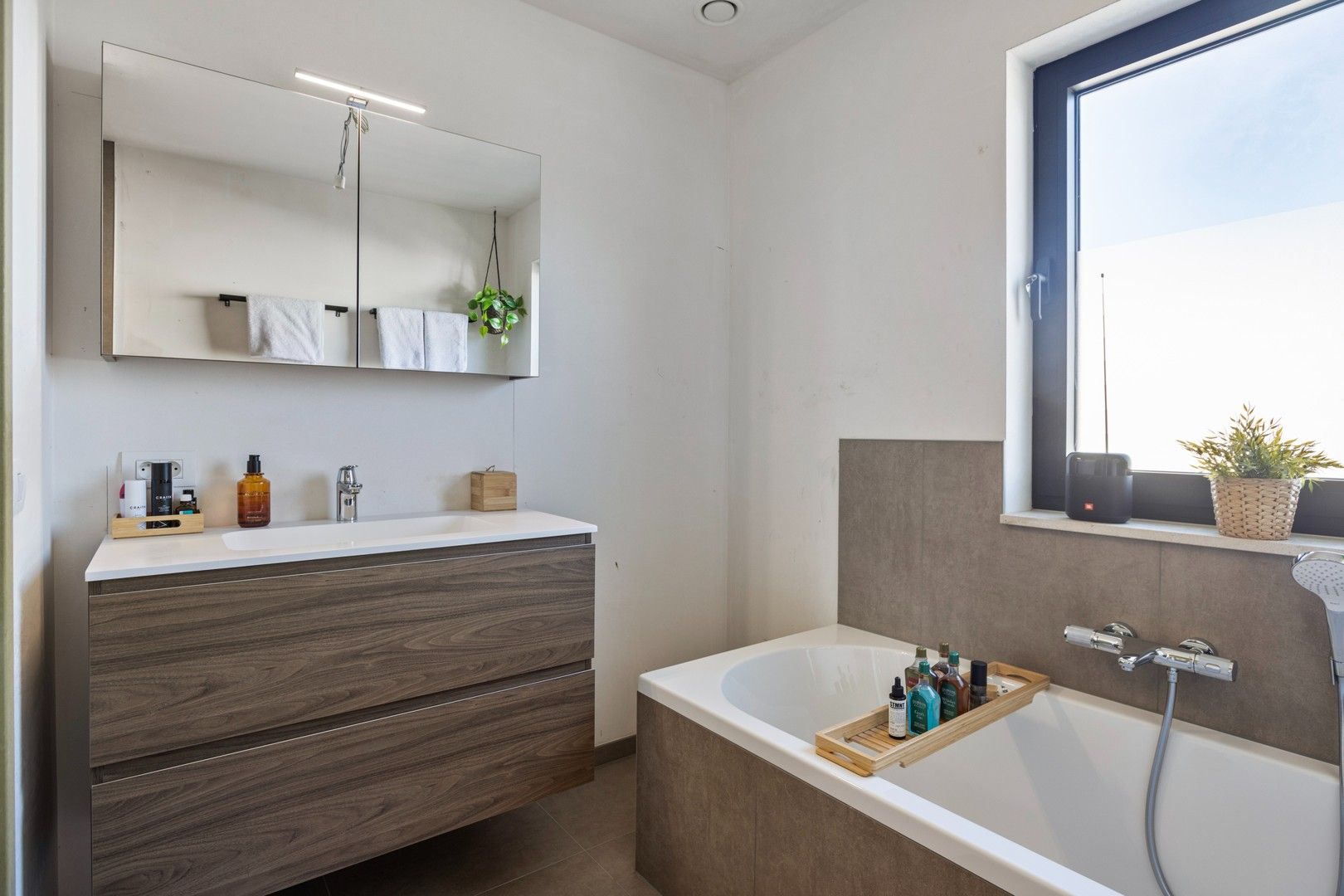 Moderne nieuwbouwwoning met 4 slpks en garage in Jabbeke foto 9
