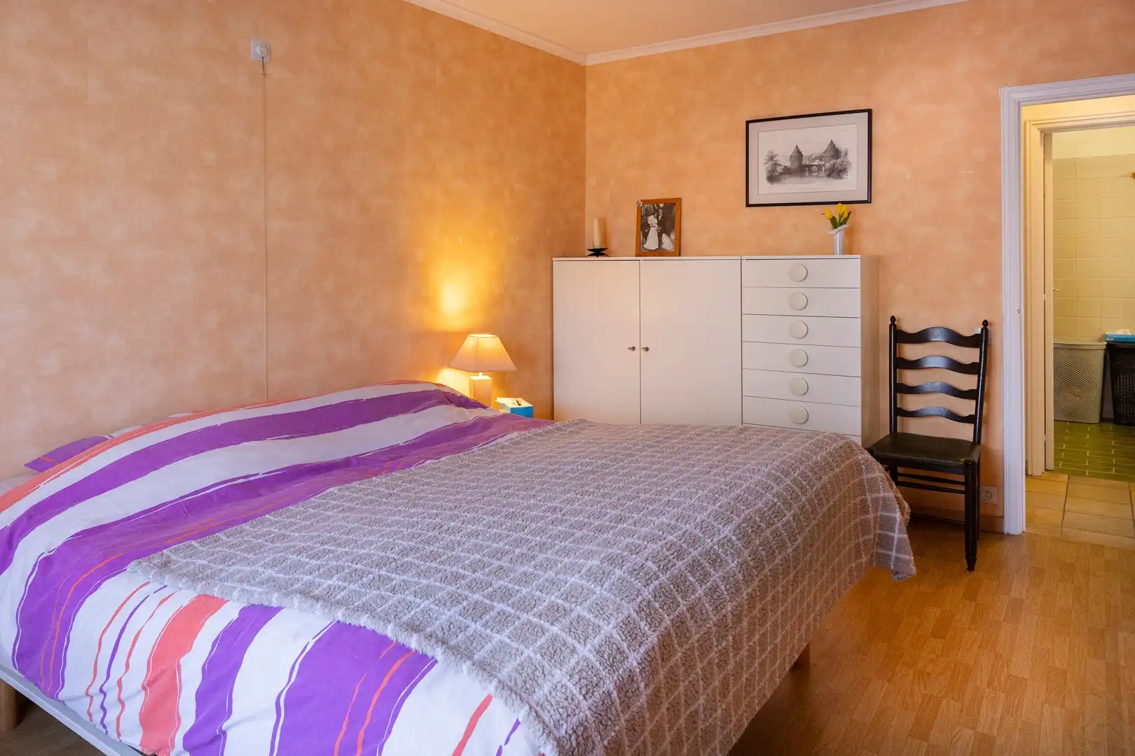 Residentieel gelegen gelijkvloerse alleenstaande woning. foto 9