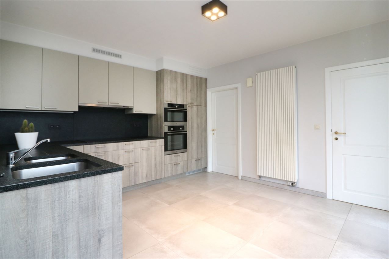 Gerenoveerd, rustig gelegen, 3 slpk foto 36