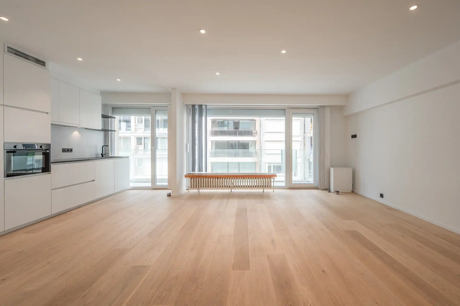 Ruim, gerenoveerd appartement met zonneterras en zijdelings zeezicht. foto 4