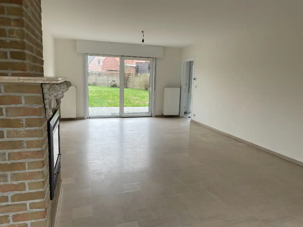 EENGEZINSWONING met tuin & garage foto 7