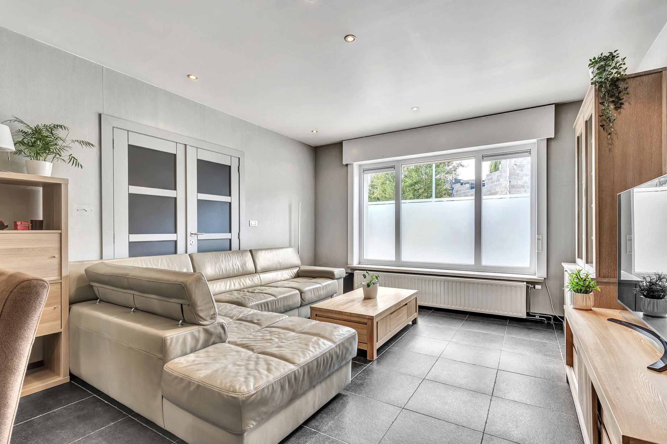 Instapklare woning met garage en tuin foto 4