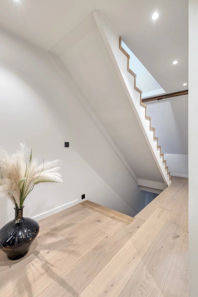 Zeer ruim handelspand met tuin en exclusief triplex  appartement met privé-lift en 2 slaapkamers, garage en staanplaats. foto 26