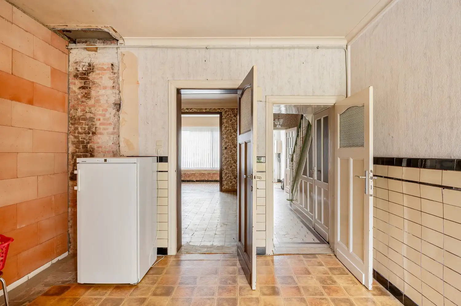 TE RENOVEREN WONING MET 3 SLPKS, PRACHTIGE TUIN + ACHTERLIGGENDE STAANPLAATS foto 15