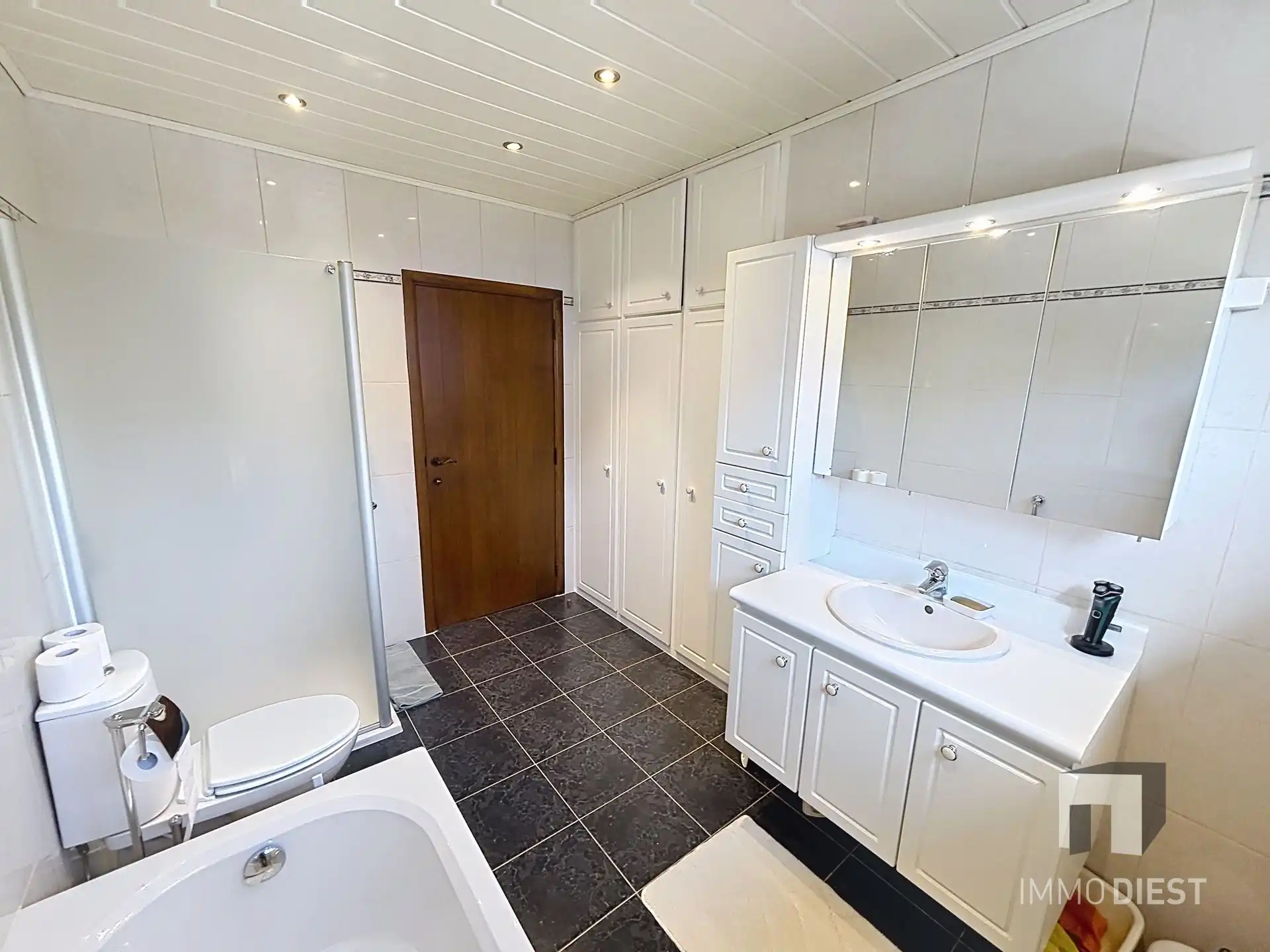 Gelijkvloerse woning met 4 slaapkamers en een volwaardige kelder foto 21