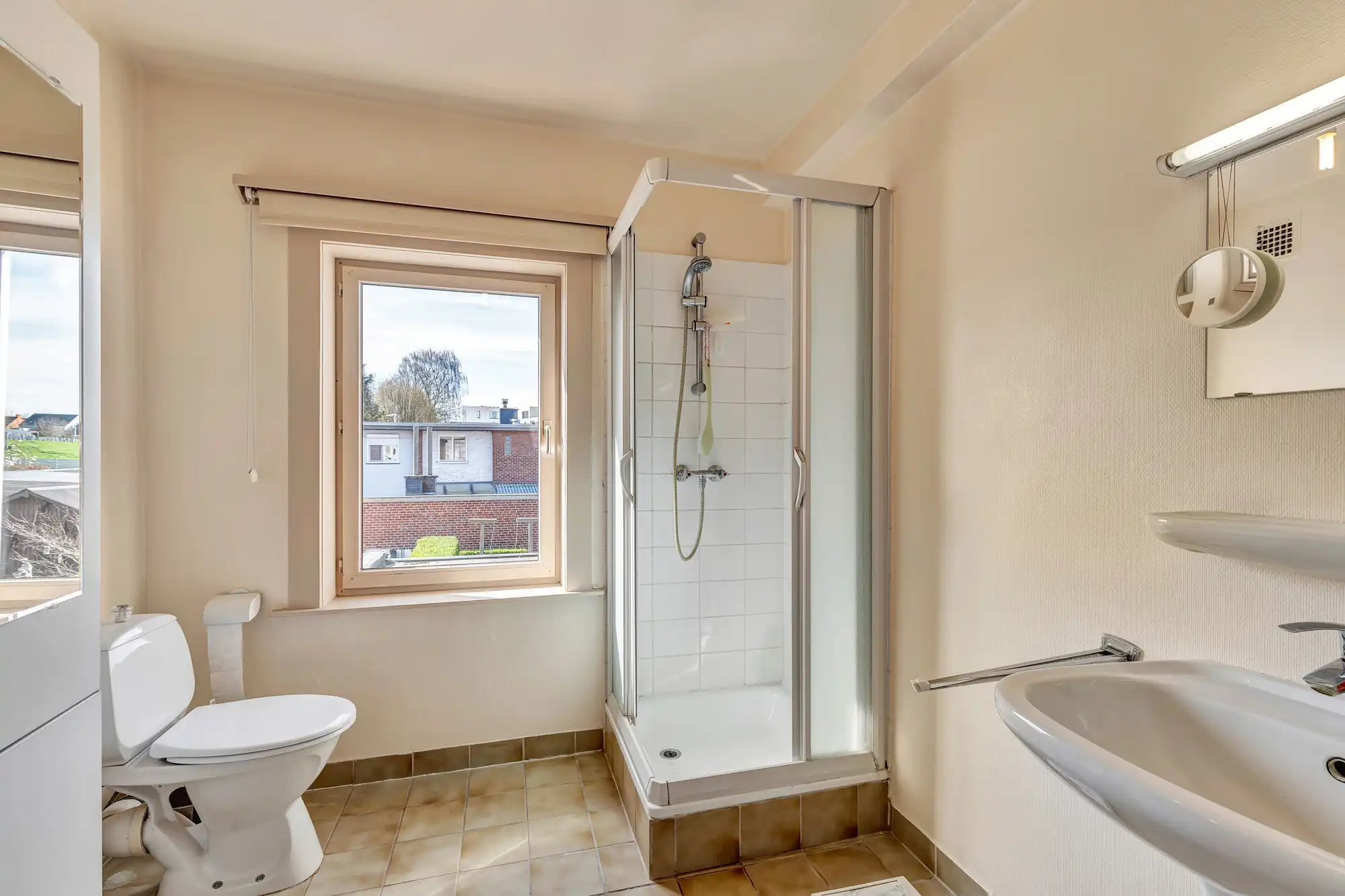 Te renoveren woning met veel potentieel in hartje Deinze foto 9