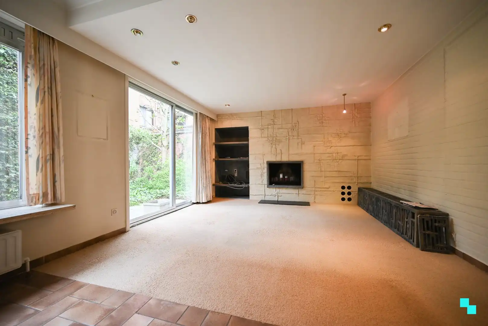 Centraal gelegen handelsruimte met bijhorende woonst en leuke stadstuin te Izegem foto 6