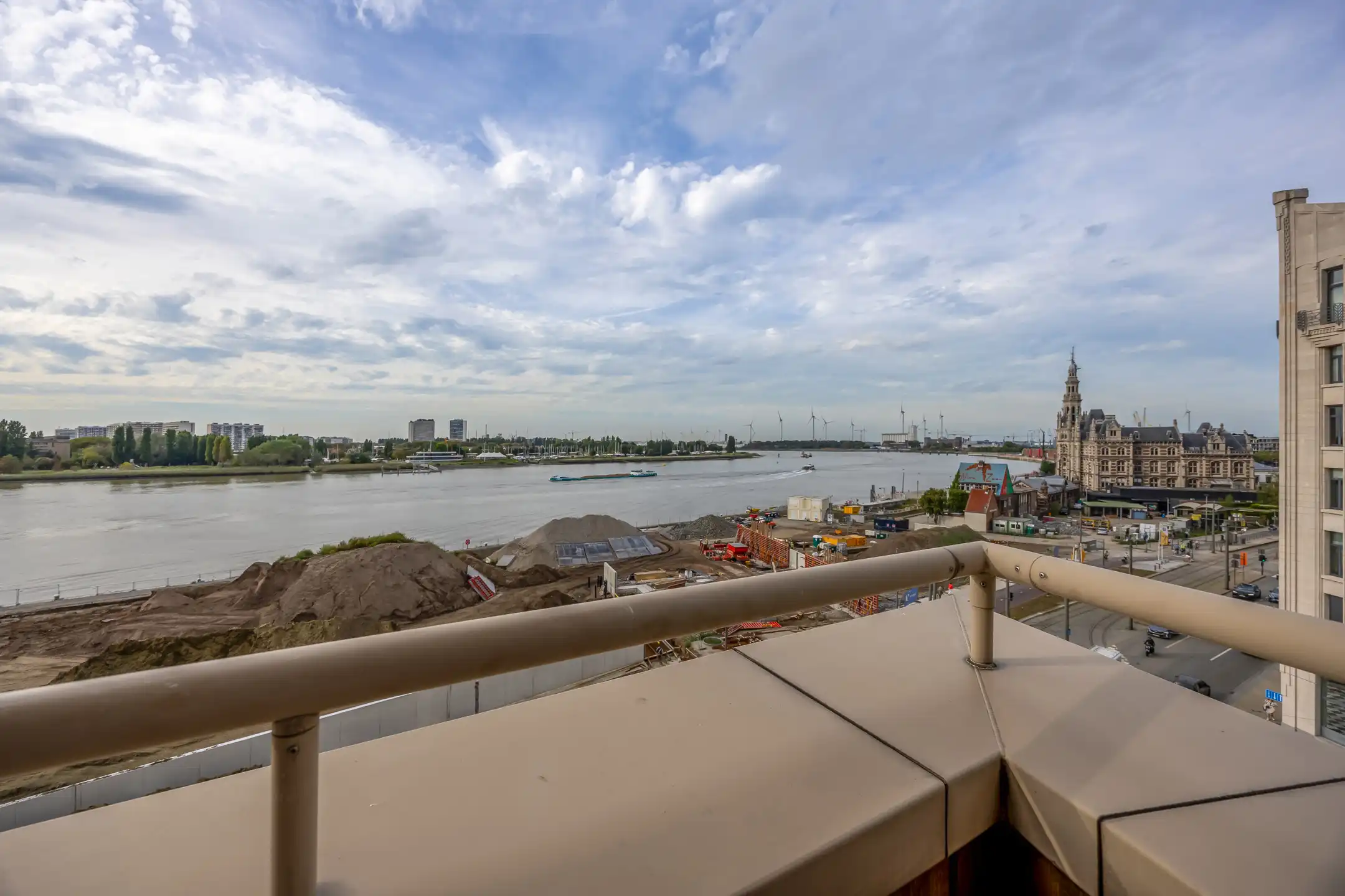 Exclusief appartement met panoramisch Scheldezicht foto 2