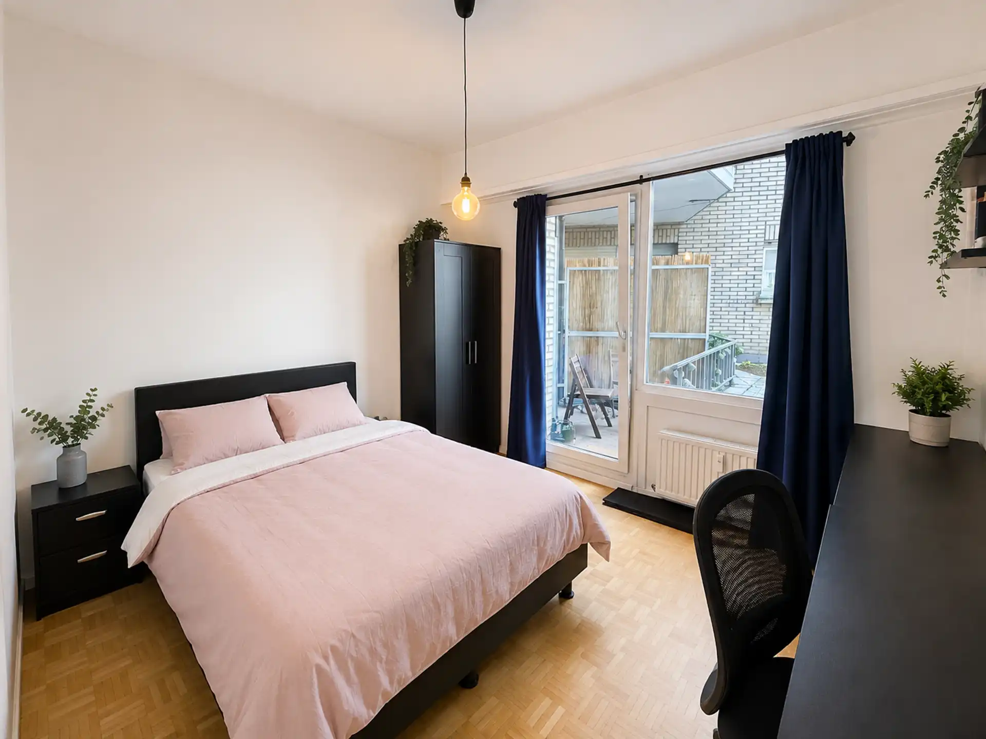 Charmant 2-slaapkamerappartement met terras foto 9