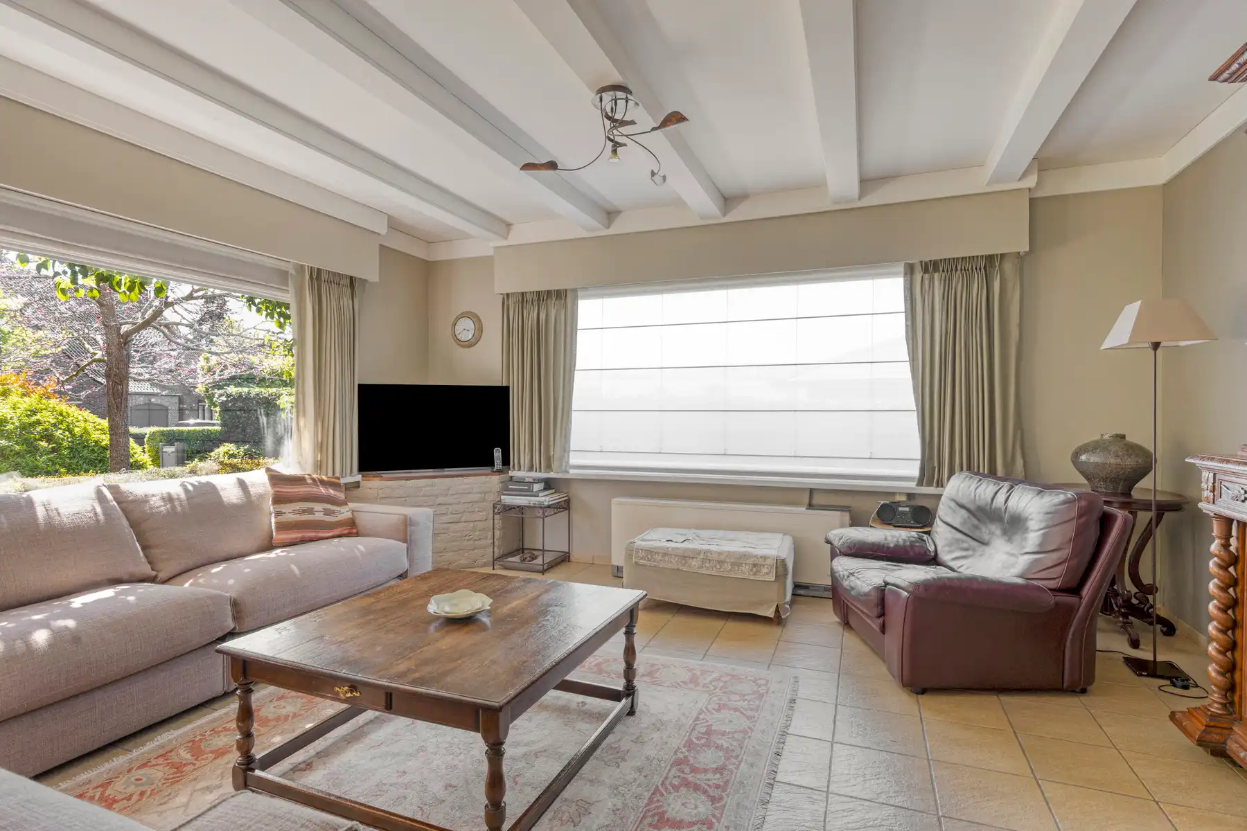 Leemans Immobiliën presenteert u deze charmante, instapklare bungalow, ideaal gelegen in het gegeerde Asse.  foto 3