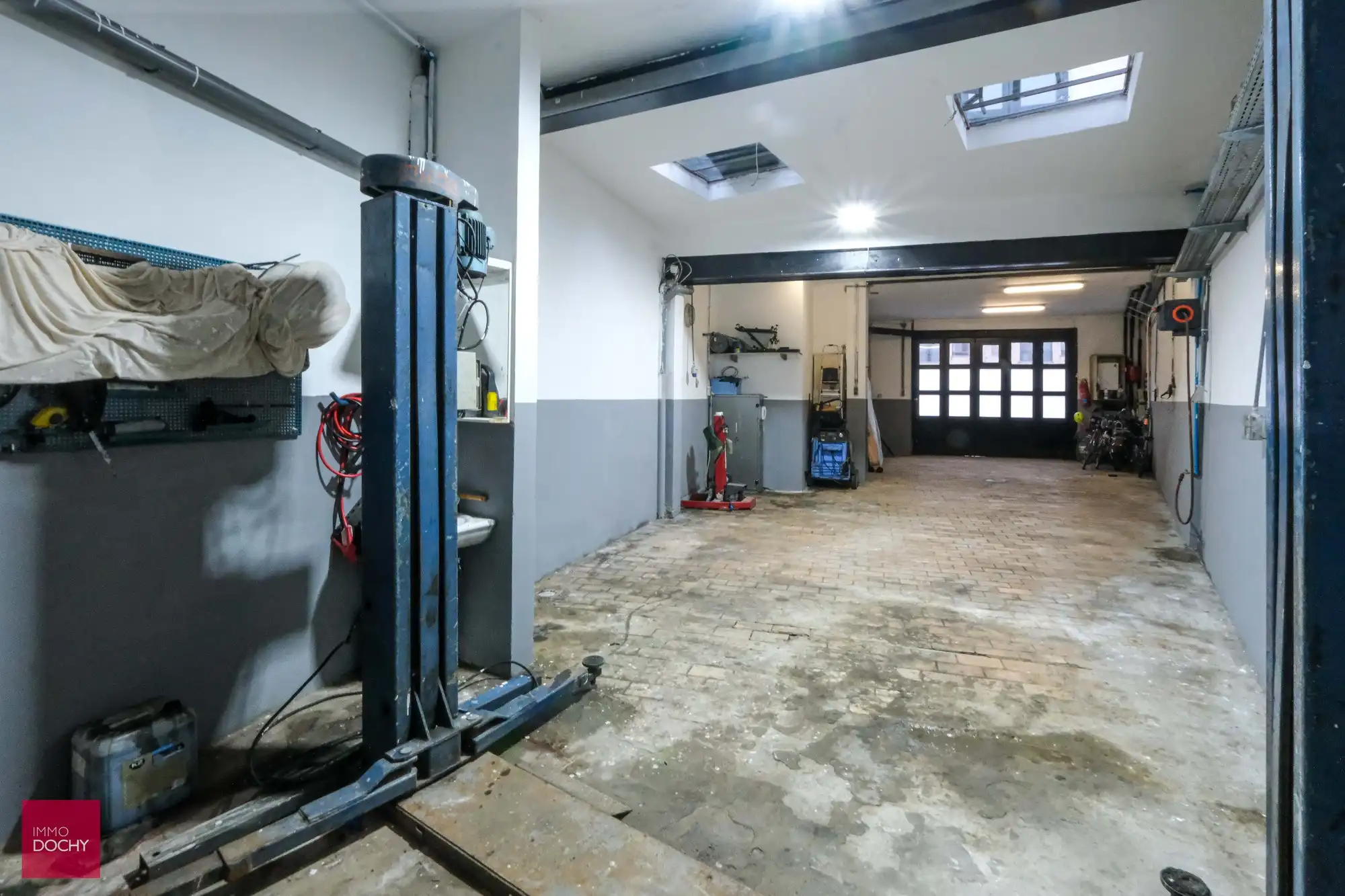 Vernieuwde stadswoning met lift aan Groeningepark foto 22