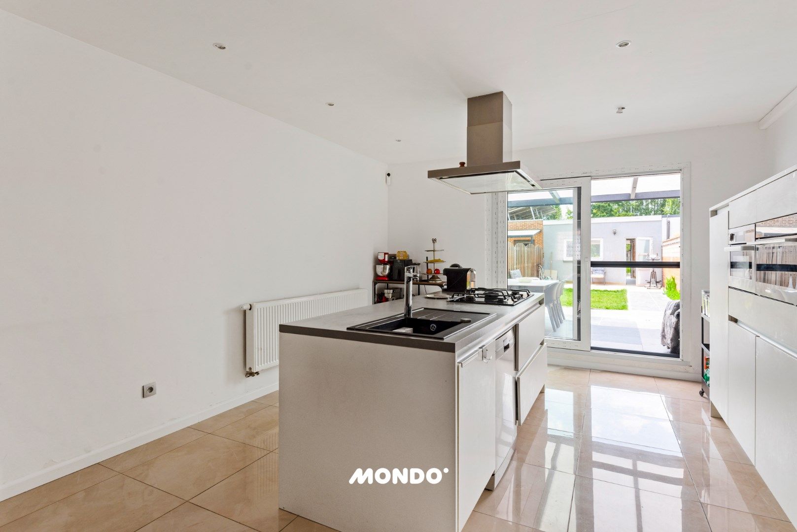 instapklare rijwoning met garage en zonnige tuin in Rumst foto 11