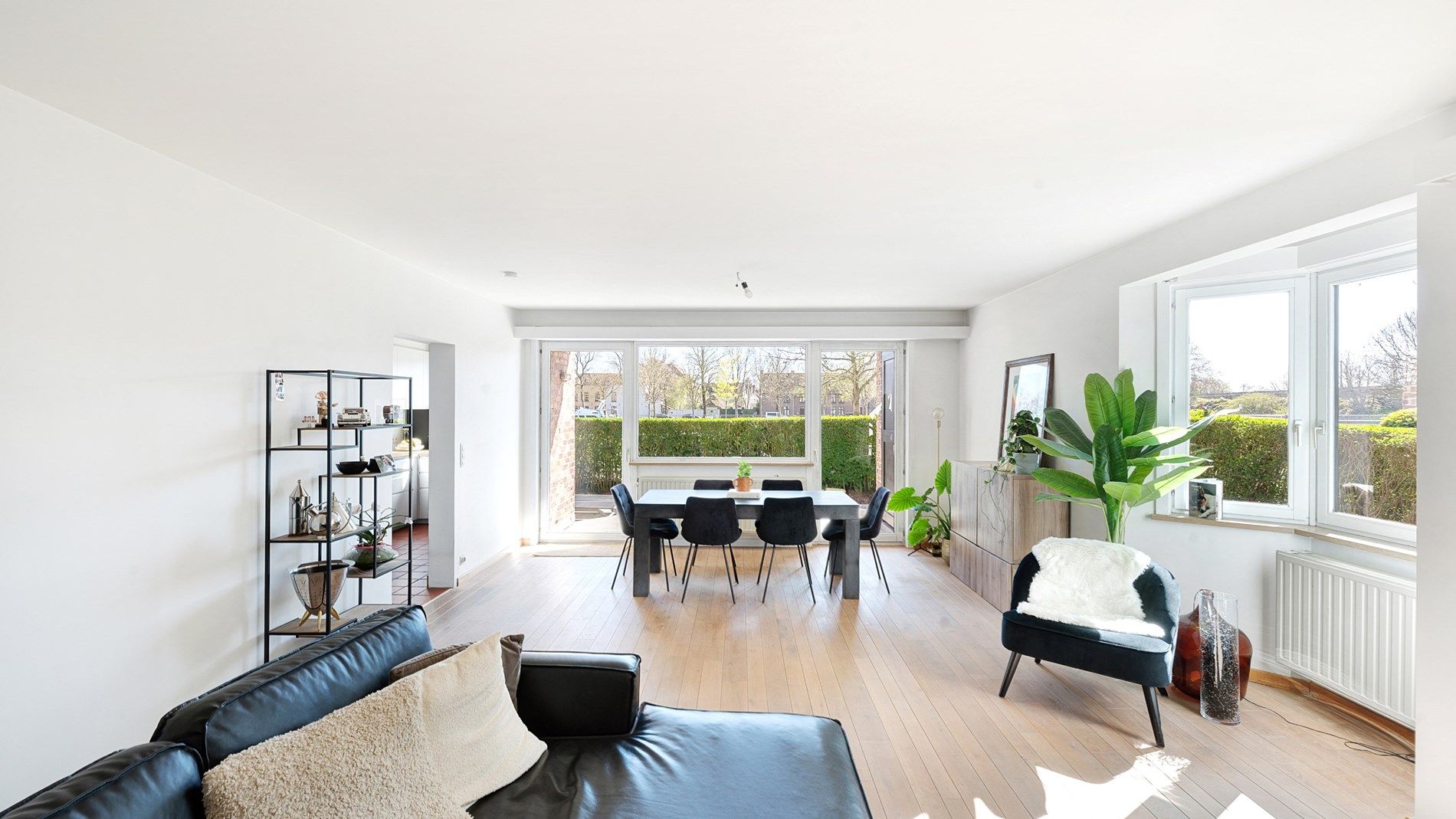 Mooi gelegen appartement (137 m²) te Brugge. Parking inbegrepen. foto 9