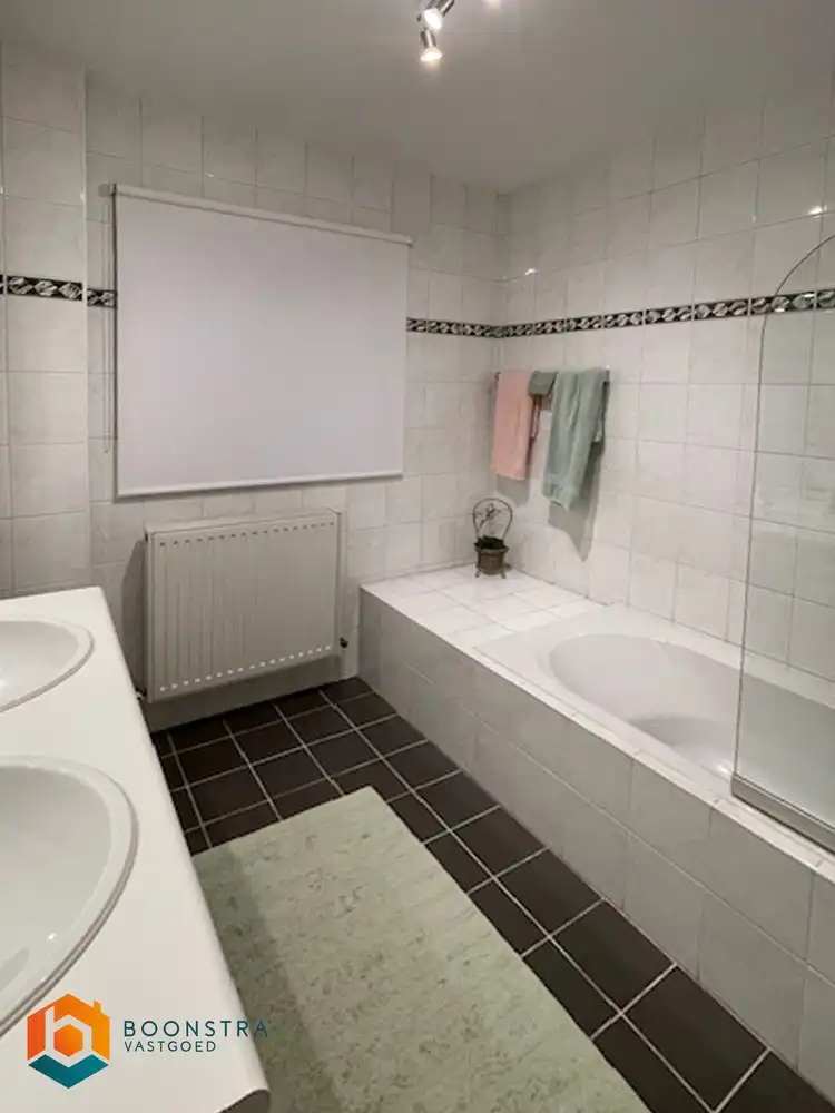 Gelijkvloers appartement met 2 slpkrs en tuin foto 8