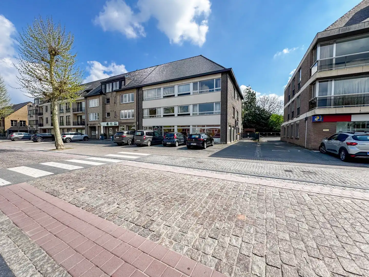 Ruim en energiezuinig 2 slp appartement in het centrum van Zomergem foto 2