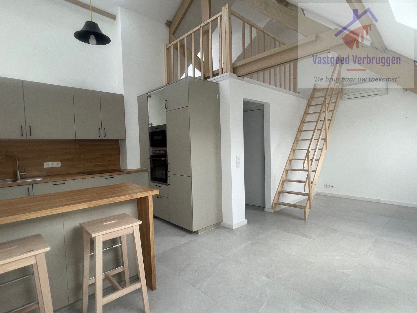 Centraal gelegen energiezuinig appartement met 2 slpk en mezzanine foto {{pictureIndex}}