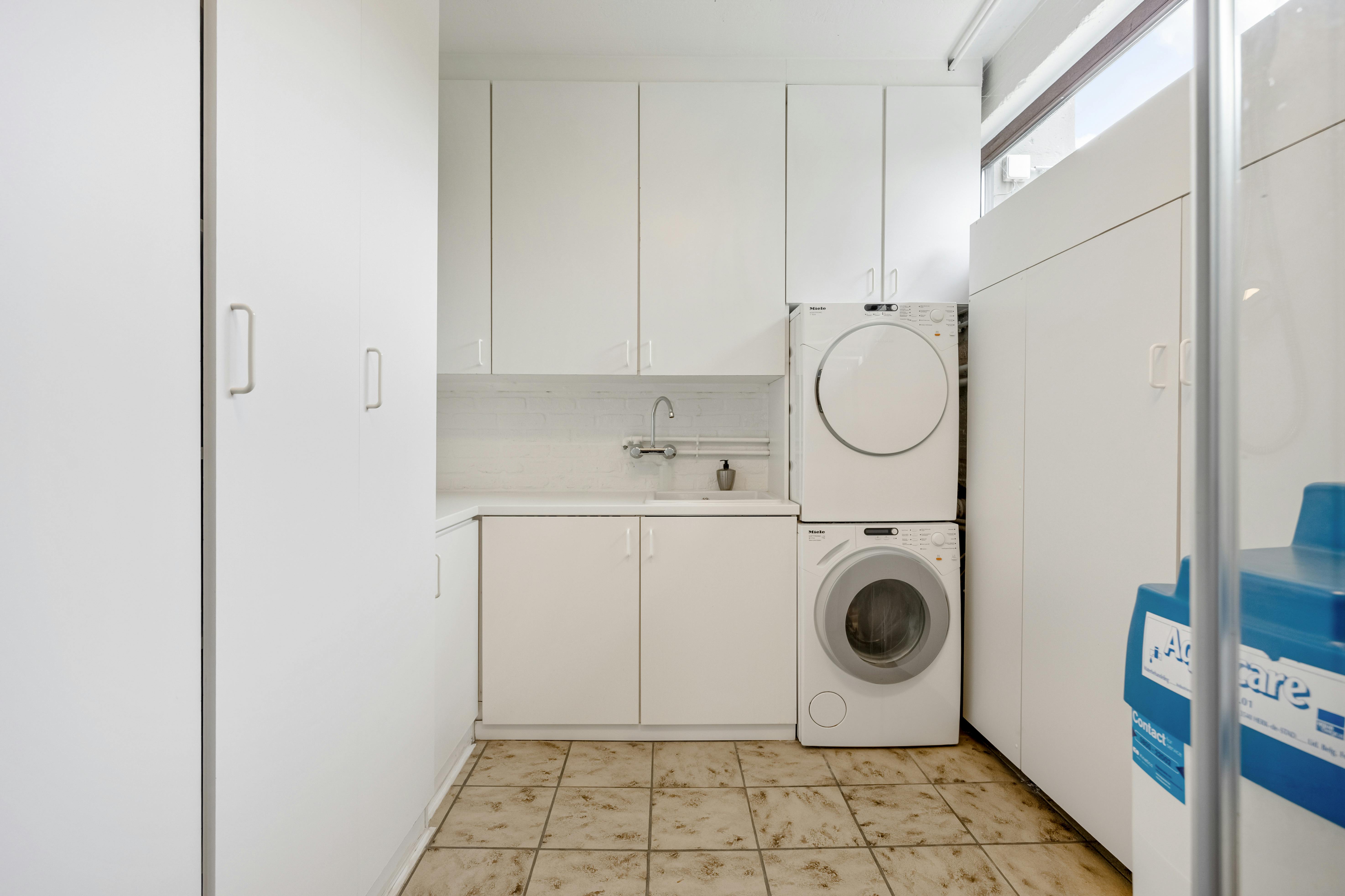 Uitzonderlijke villa met praktijk op toplocatie in Hasselt foto 39