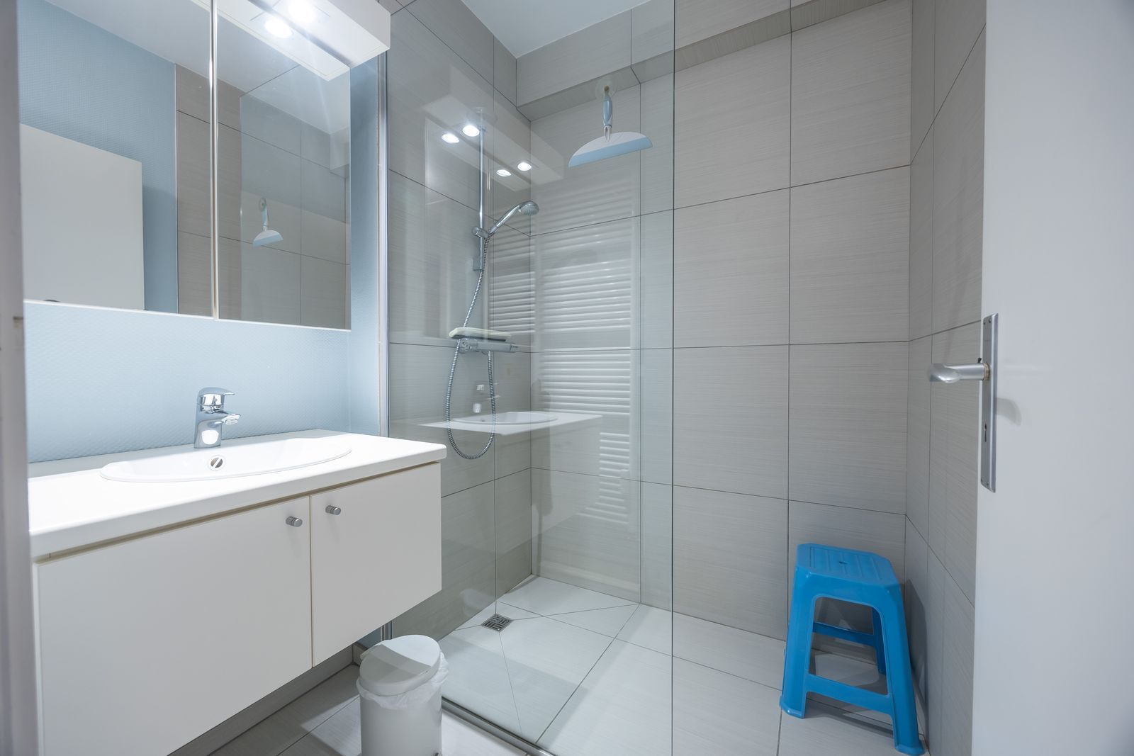 Subliem appartement met lateraal zeezicht en 2 volwaardige slaapkamers in hartje centrum foto 11