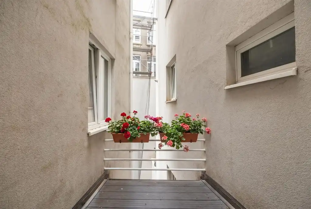 Instapklaar appartement met terrasje foto 10