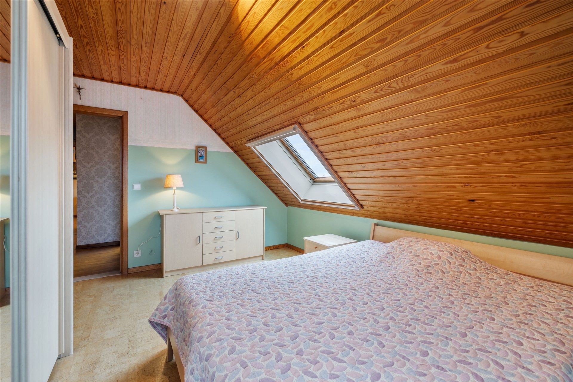 Charmante gezinswoning met 3 slaapkamers en inpandige garage foto 21