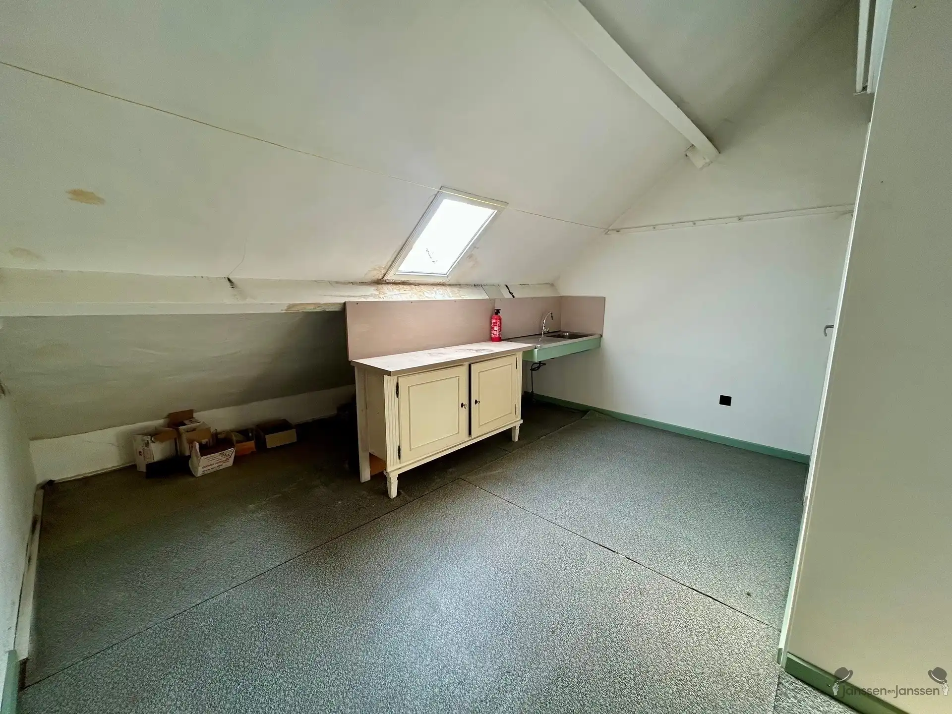 Ruime renovatiewoning gelegen in Hartje Hamm foto 17