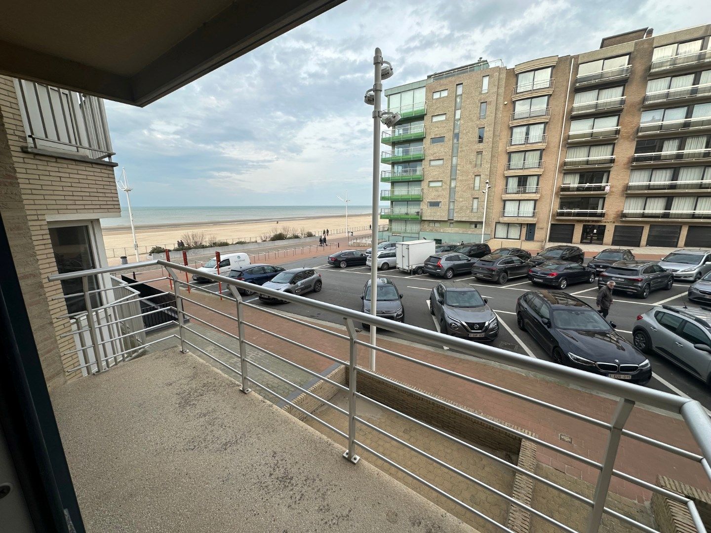 Instapklaar appartement met zeezicht op topligging in Koksijde-Bad foto 2