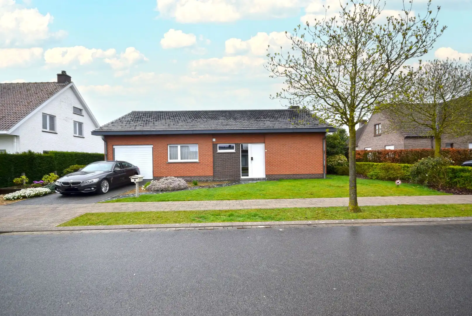 BUNGALOW IN RUSTIGE WOONWIJK foto {{pictureIndex}}